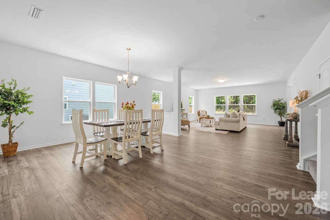 227 Redondo Dr - Photo 2 of 7