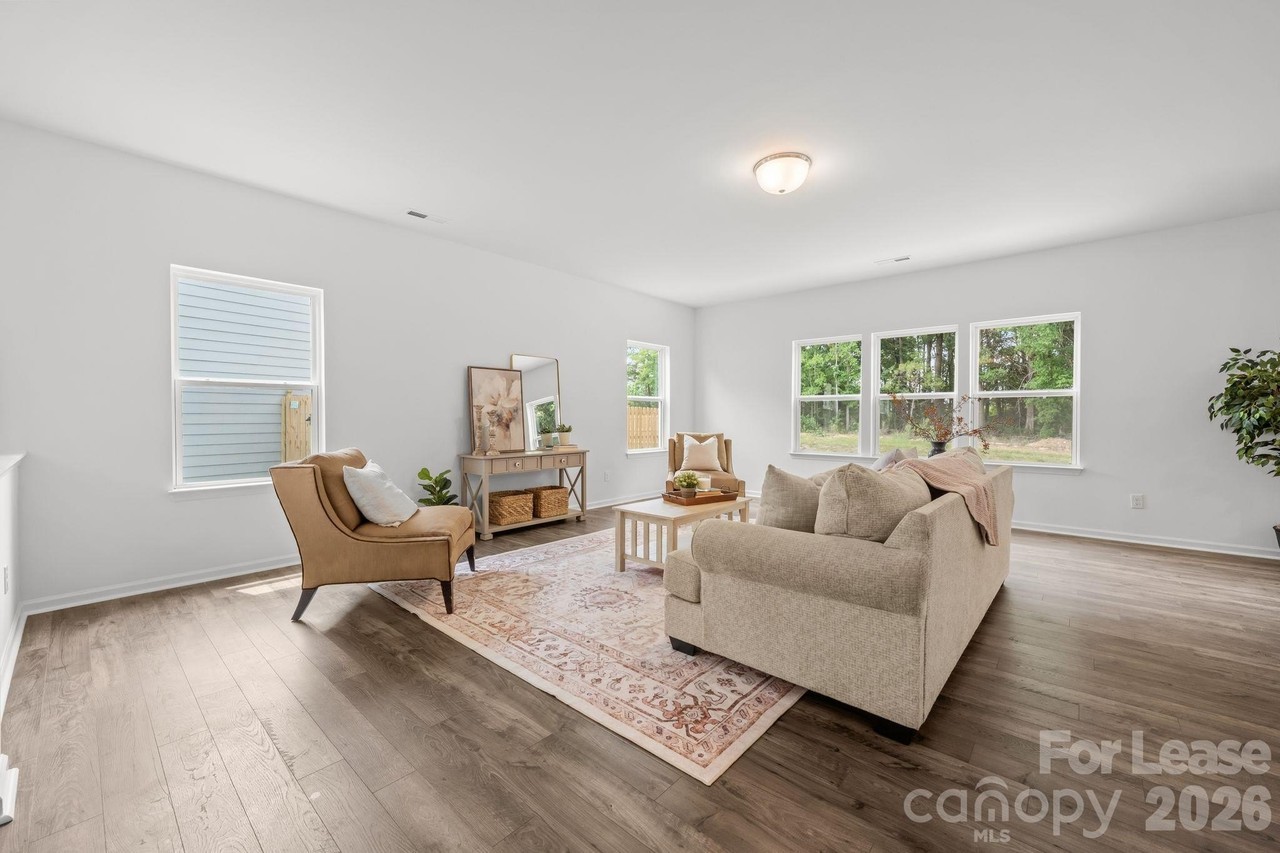 227 Redondo Dr - Photo 3 of 7