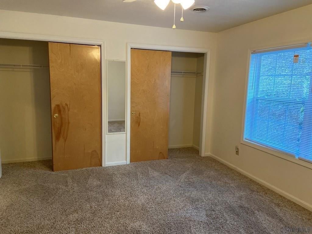 553 Edward St - Photo 6 of 15