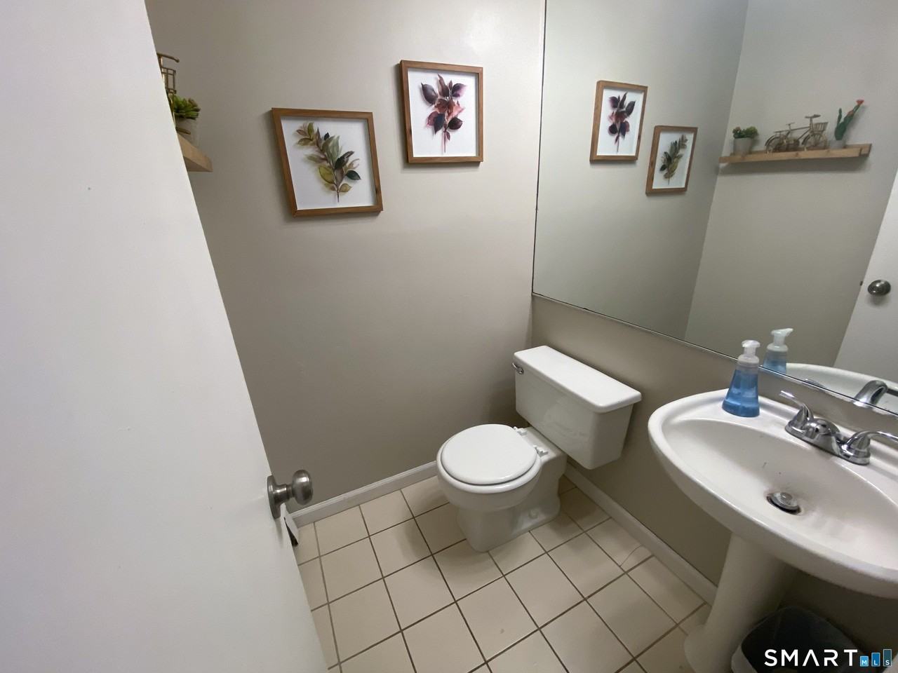 79 Highview Ave #B - Photo 3 of 19