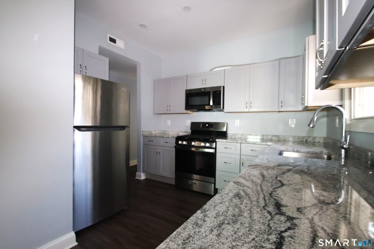 60 Perry Ave #2ndFL - Photo 3 of 14