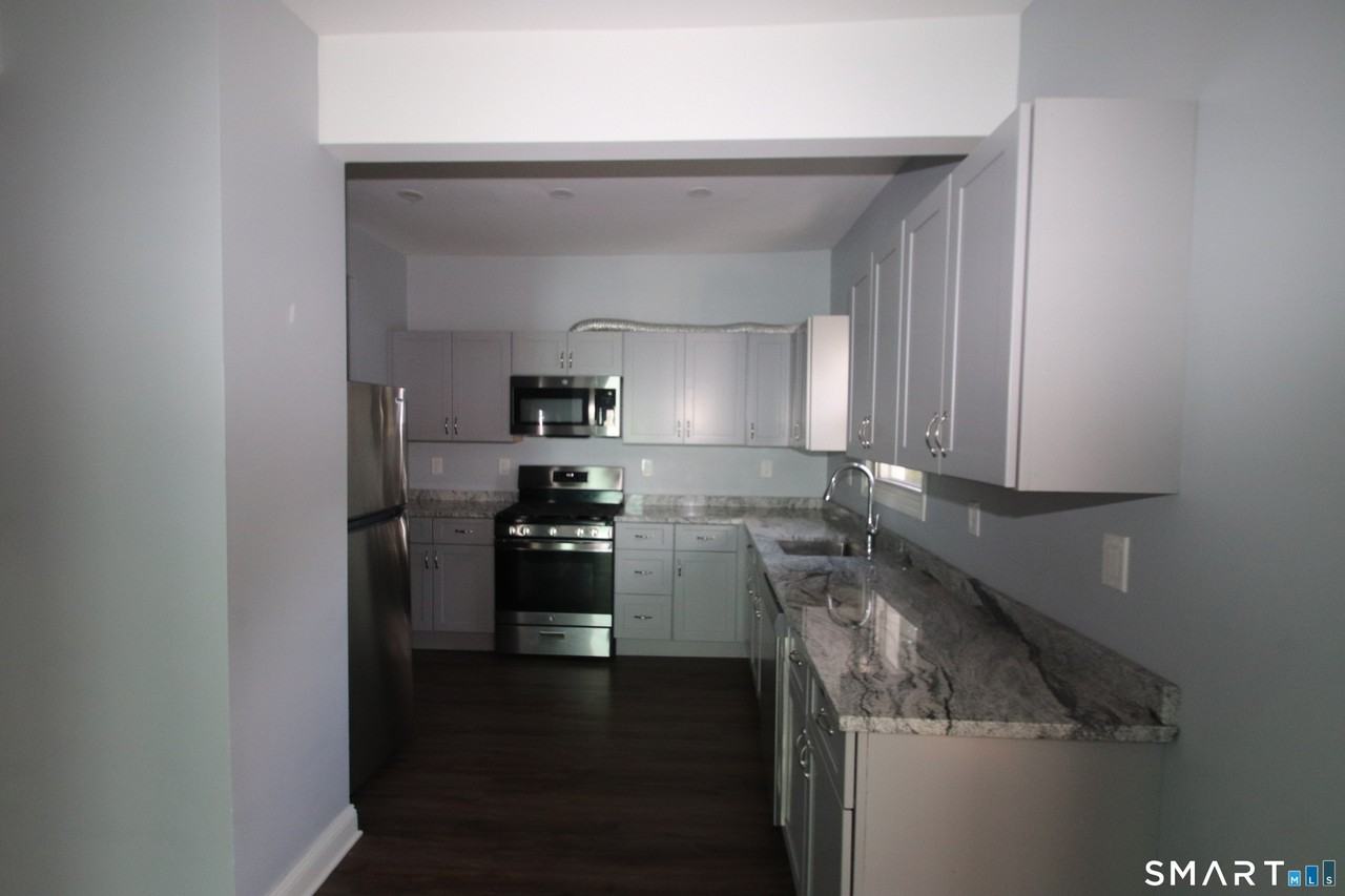 60 Perry Ave #2ndFL - Photo 5 of 14