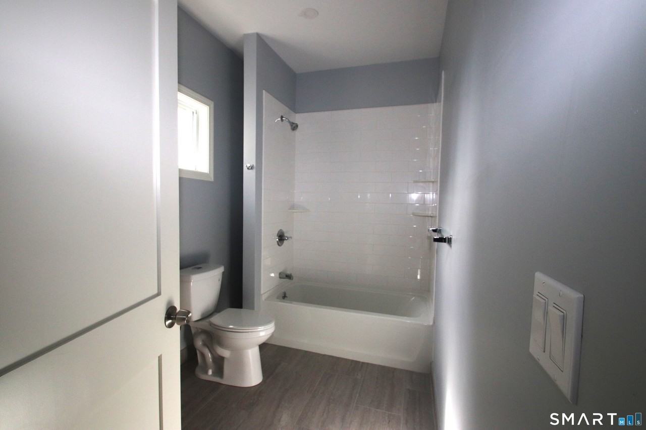 60 Perry Ave #2ndFL - Photo 6 of 14