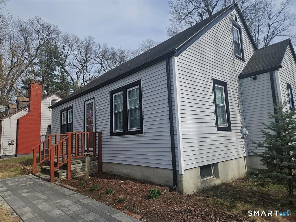 43 Old Windsor Rd - Photo 2 of 29