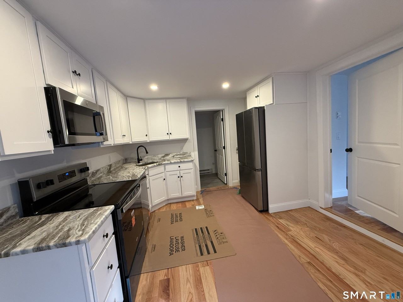 28 N Pond Rd - Photo 4 of 13