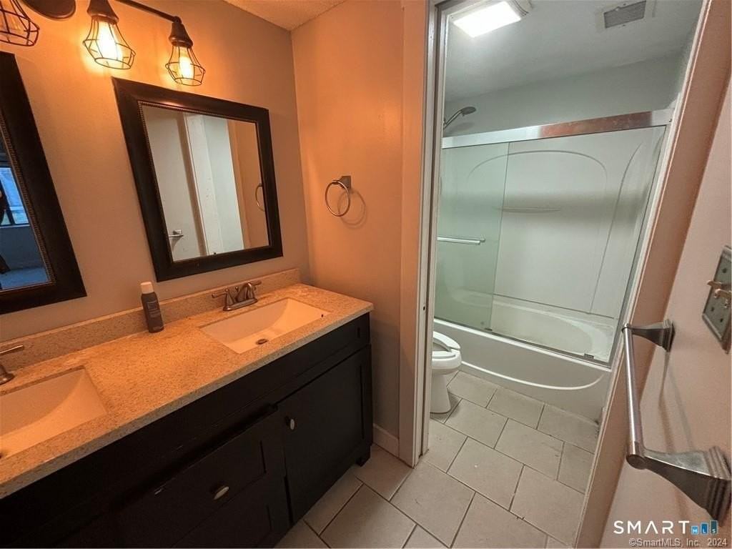 85 Brookwood Dr #D - Photo 4 of 10