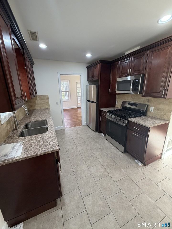 64 Mulberry St #B - Photo 2 of 10