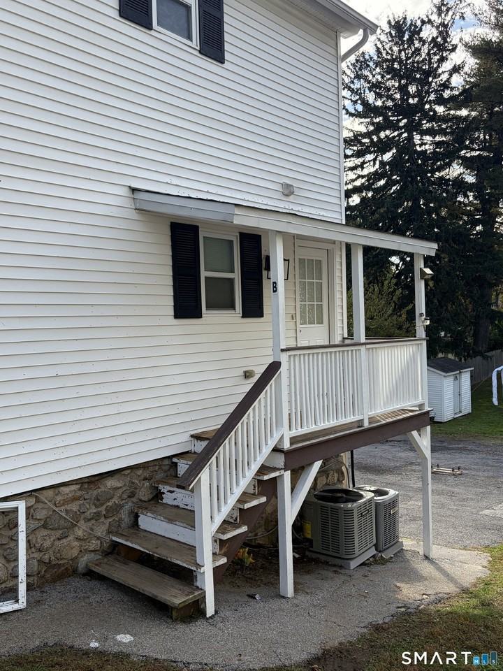 64 Mulberry St #B - Photo 3 of 10