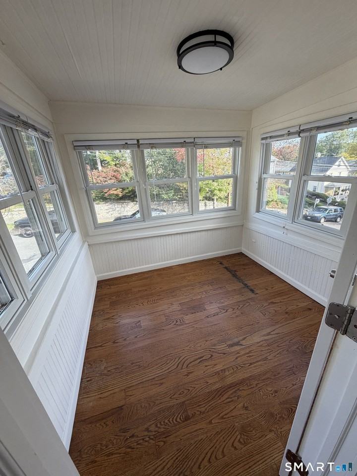 64 Mulberry St #B - Photo 6 of 10