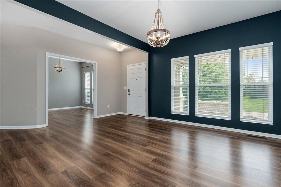 40 Shady Pines Ave - Photo 6 of 32
