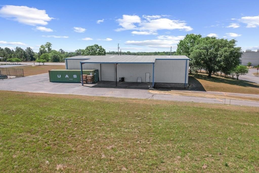 3665 Westgate Pkwy - Photo 2 of 30