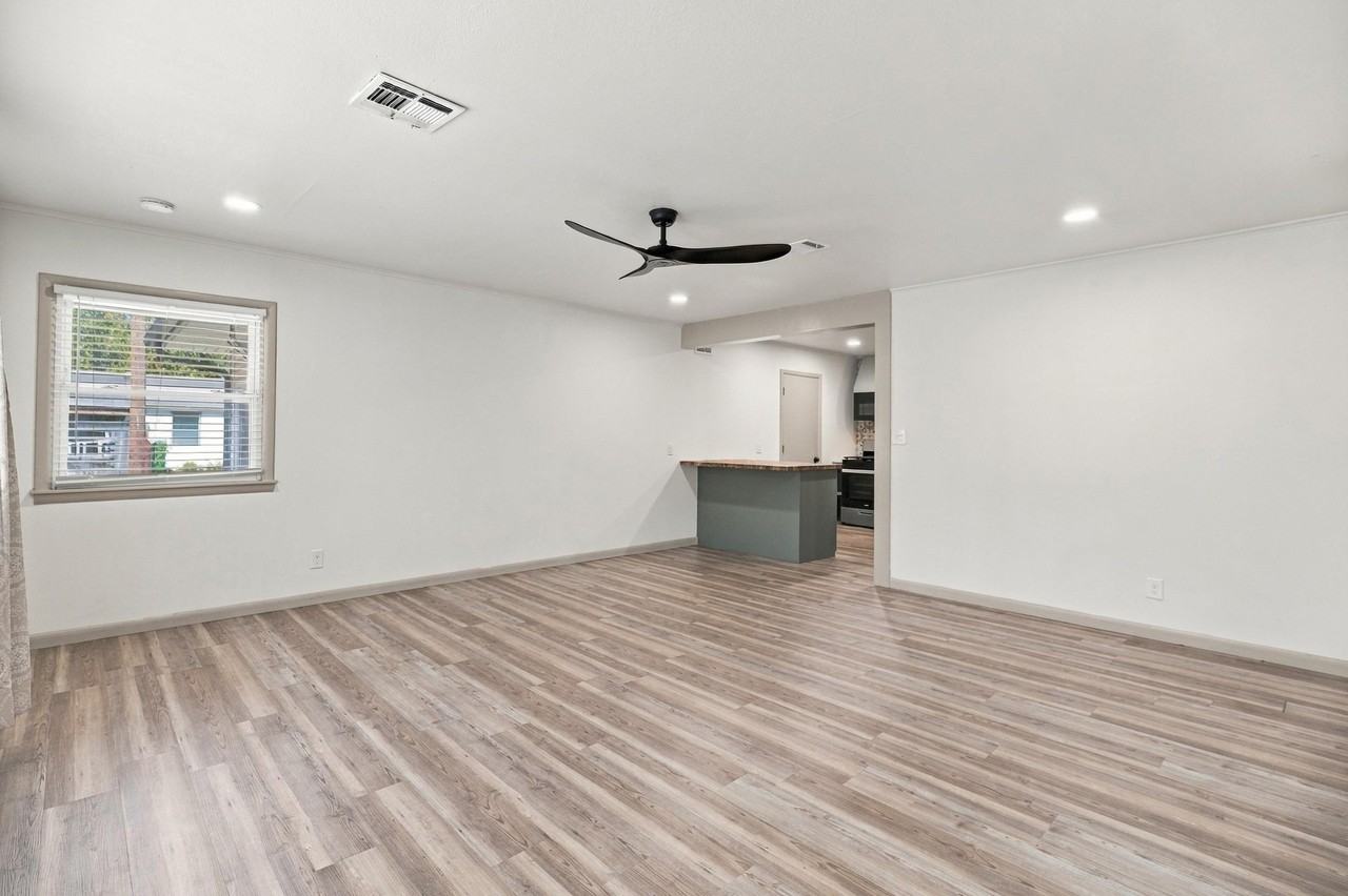 313 S Harding St - Photo 2 of 20