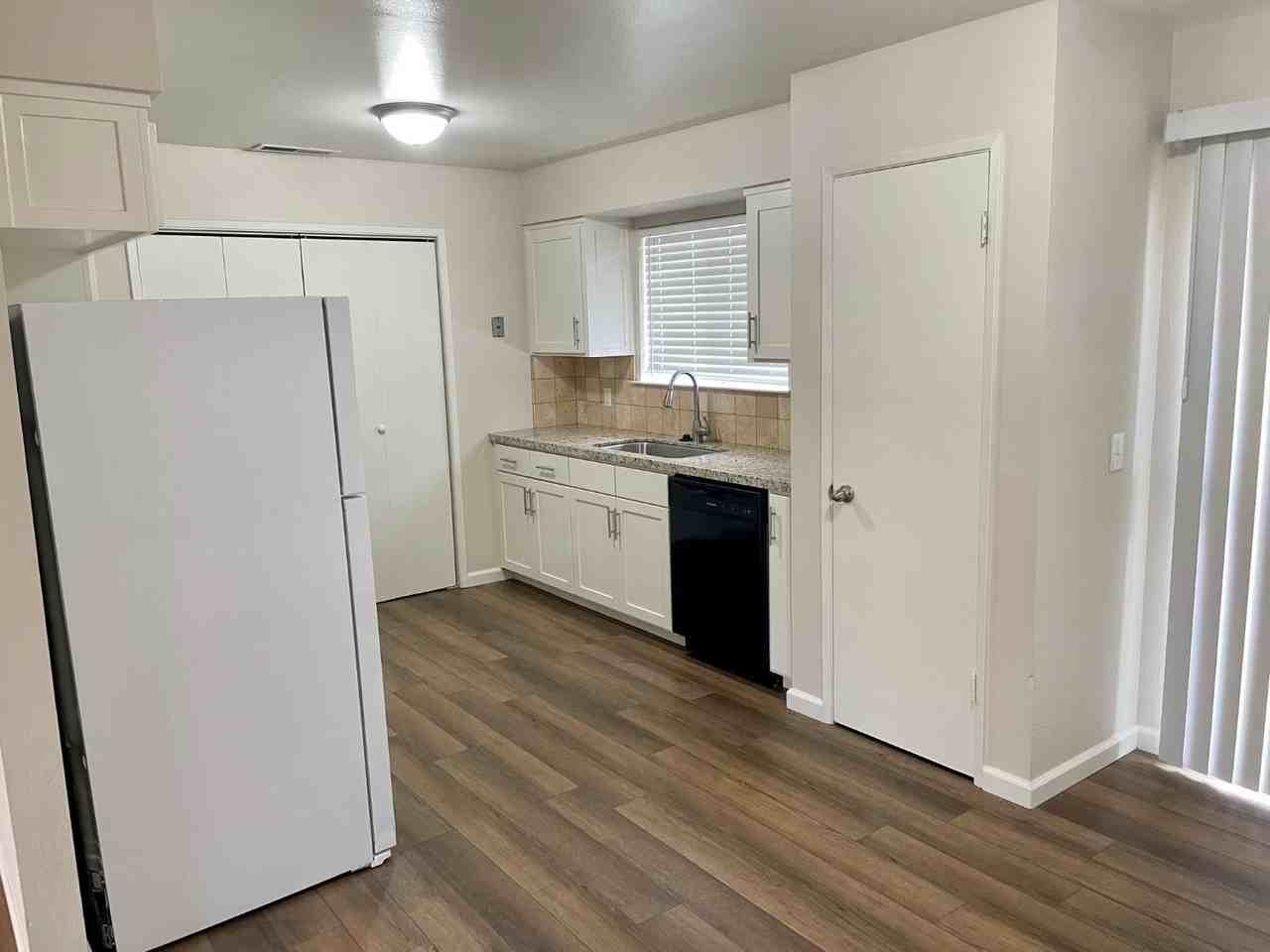 363 E Florinda St - Photo 7 of 14