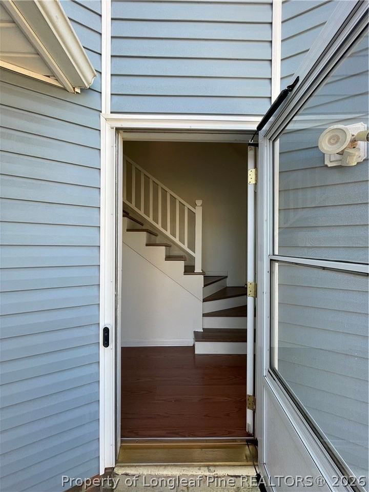 6383 Hawfield Dr - Photo 2 of 21