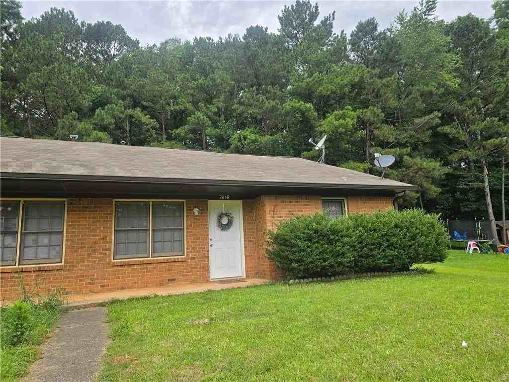 2646 Rabun Cir #B - Photo 2 of 9