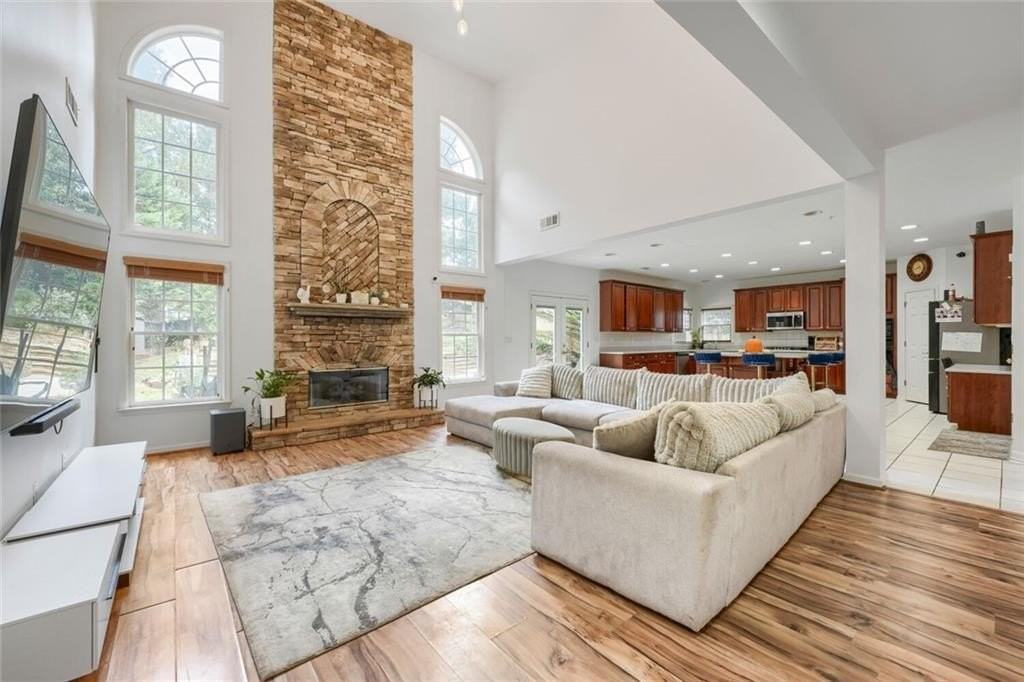 7792 Waterlace Dr - Photo 4 of 20