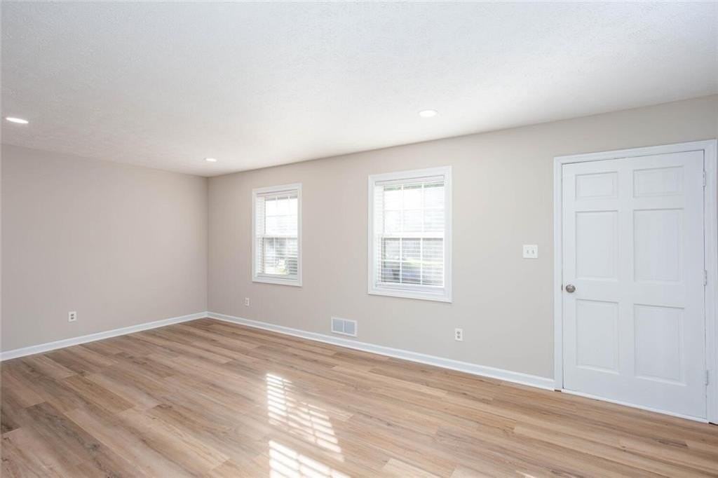 2468 Brown Deer Trl Nw - Photo 2 of 33
