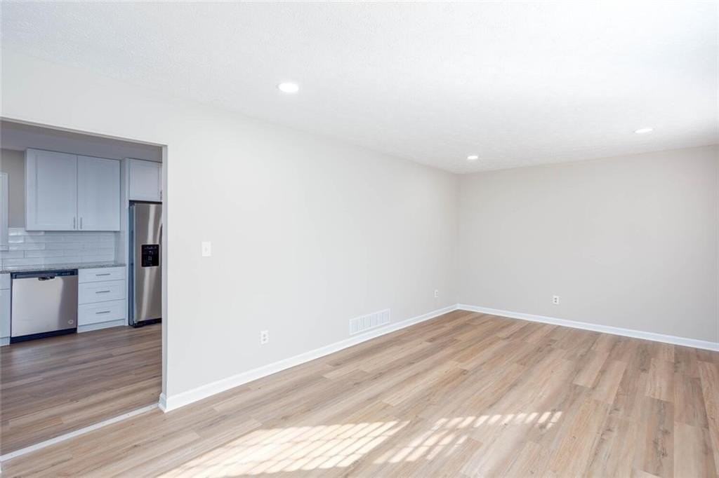 2468 Brown Deer Trl Nw - Photo 3 of 33