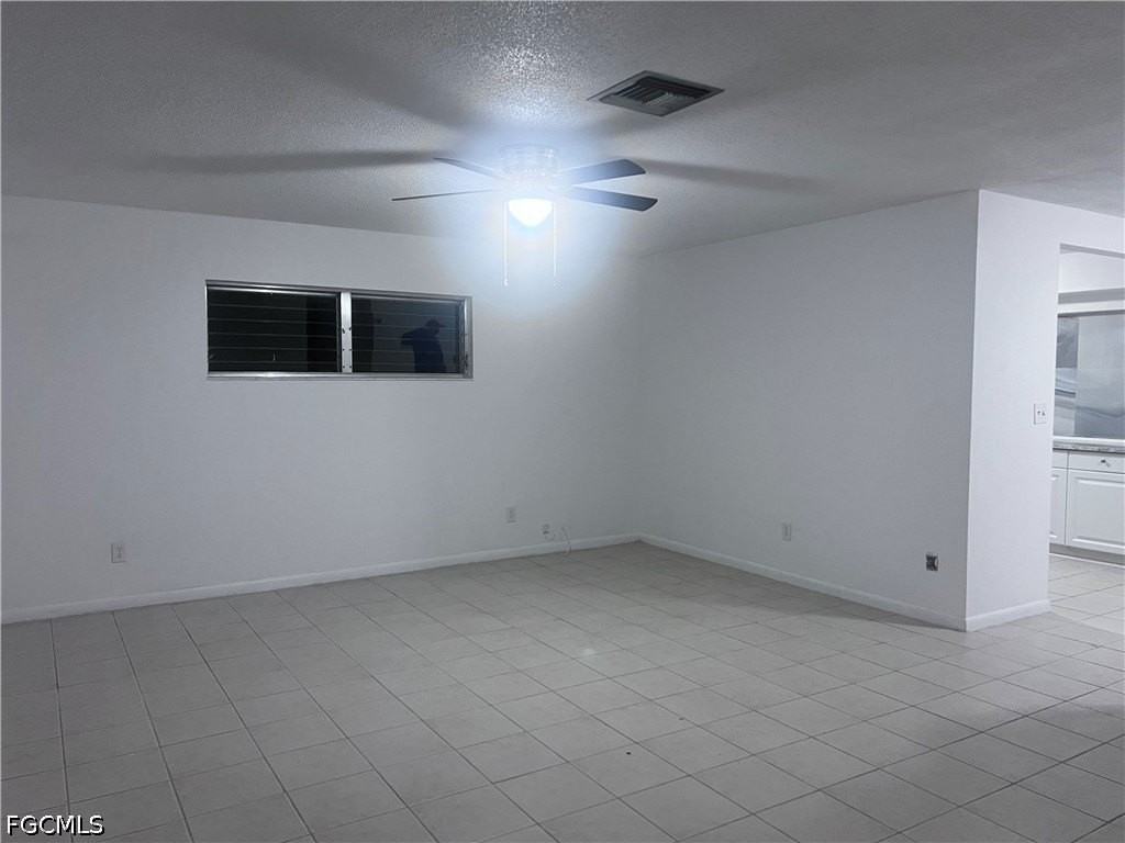 1421 Juddale St E - Photo 5 of 22