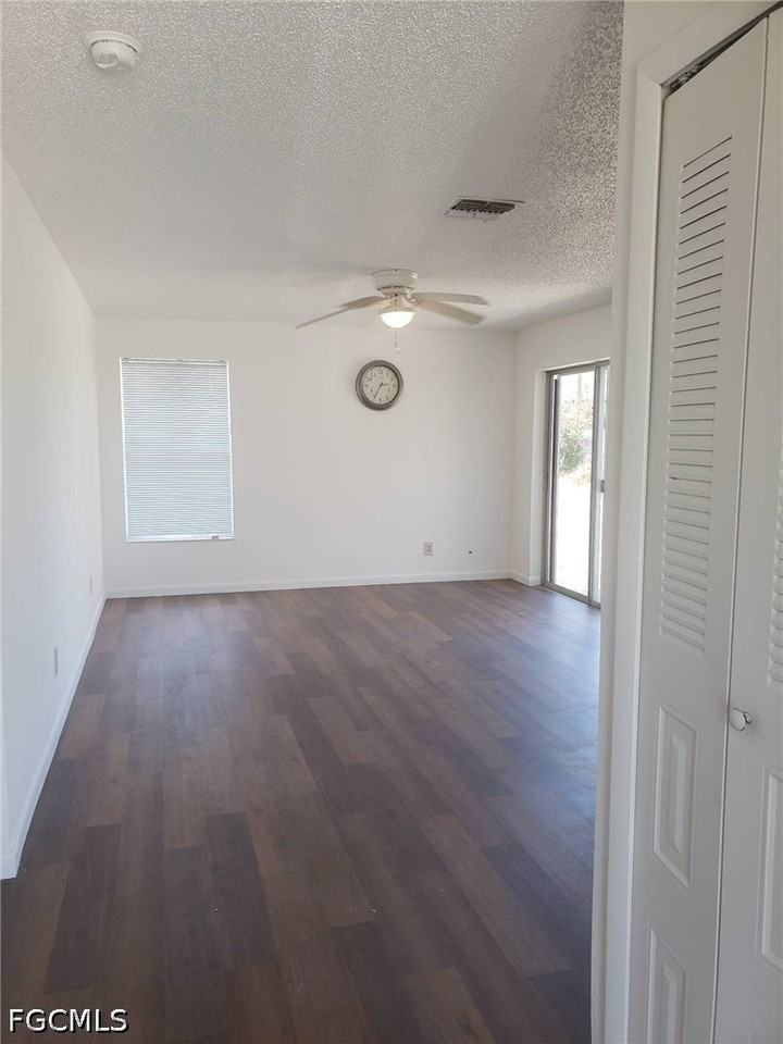 4020 Se 2nd Ave - Photo 3 of 18