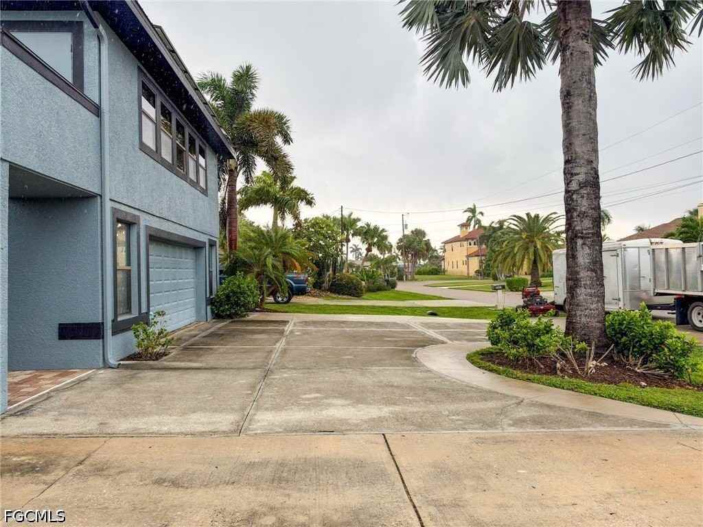 1937 Se 37th St - Photo 5 of 28