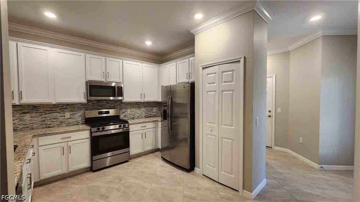 15090 Cortona Way - Photo 4 of 29