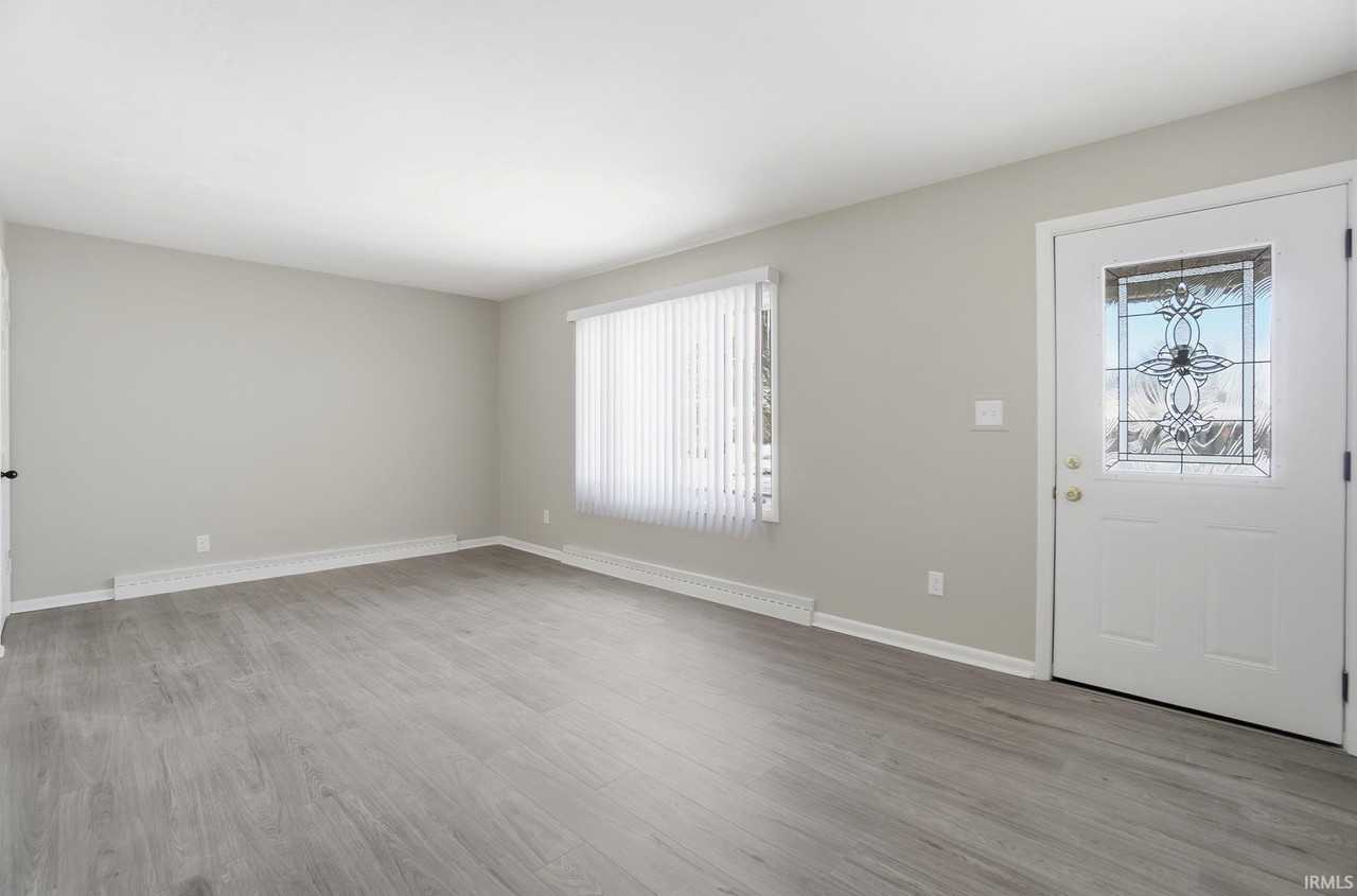 4120 Kentland Ave - Photo 4 of 34
