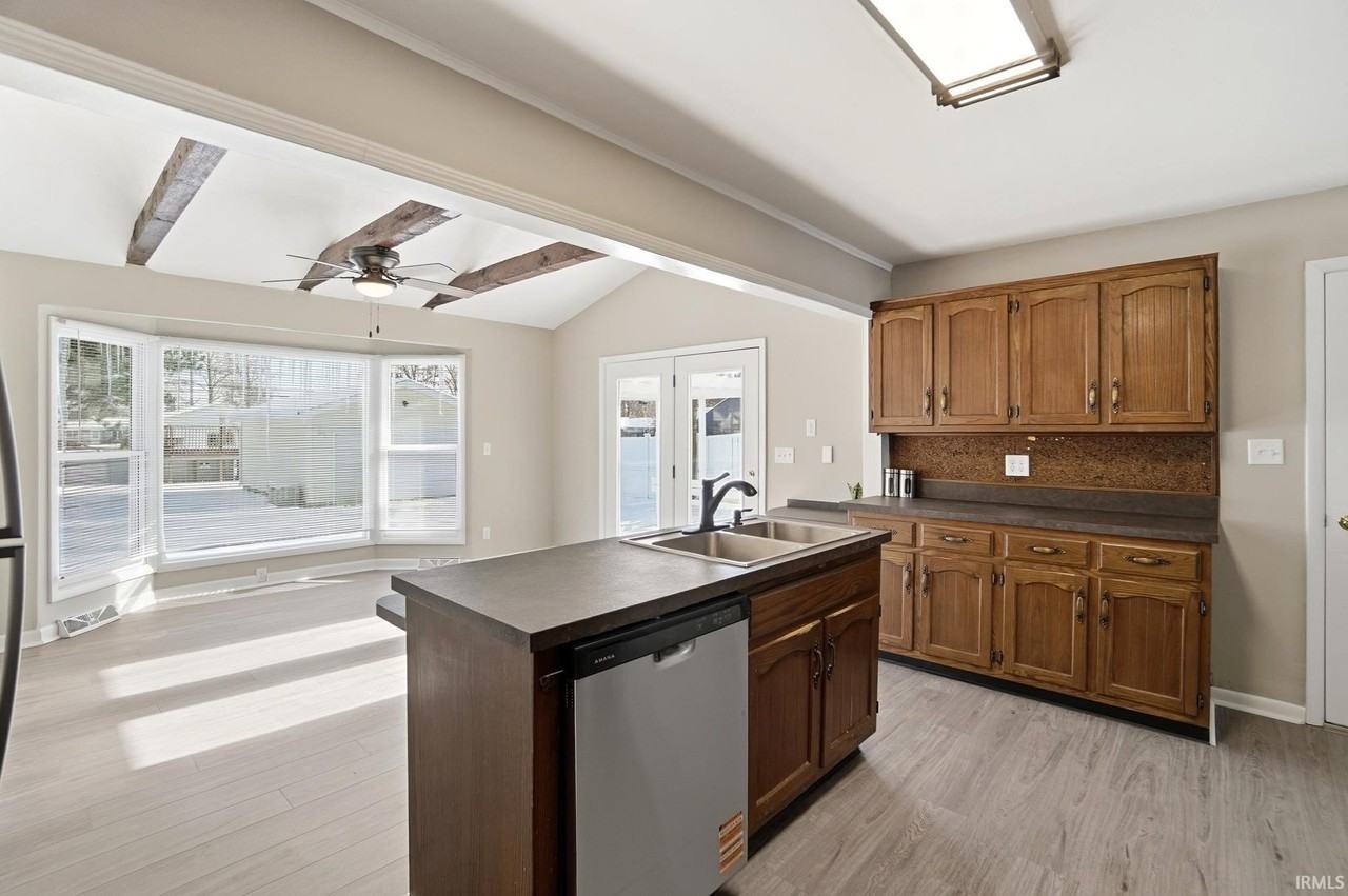 4120 Kentland Ave - Photo 6 of 34