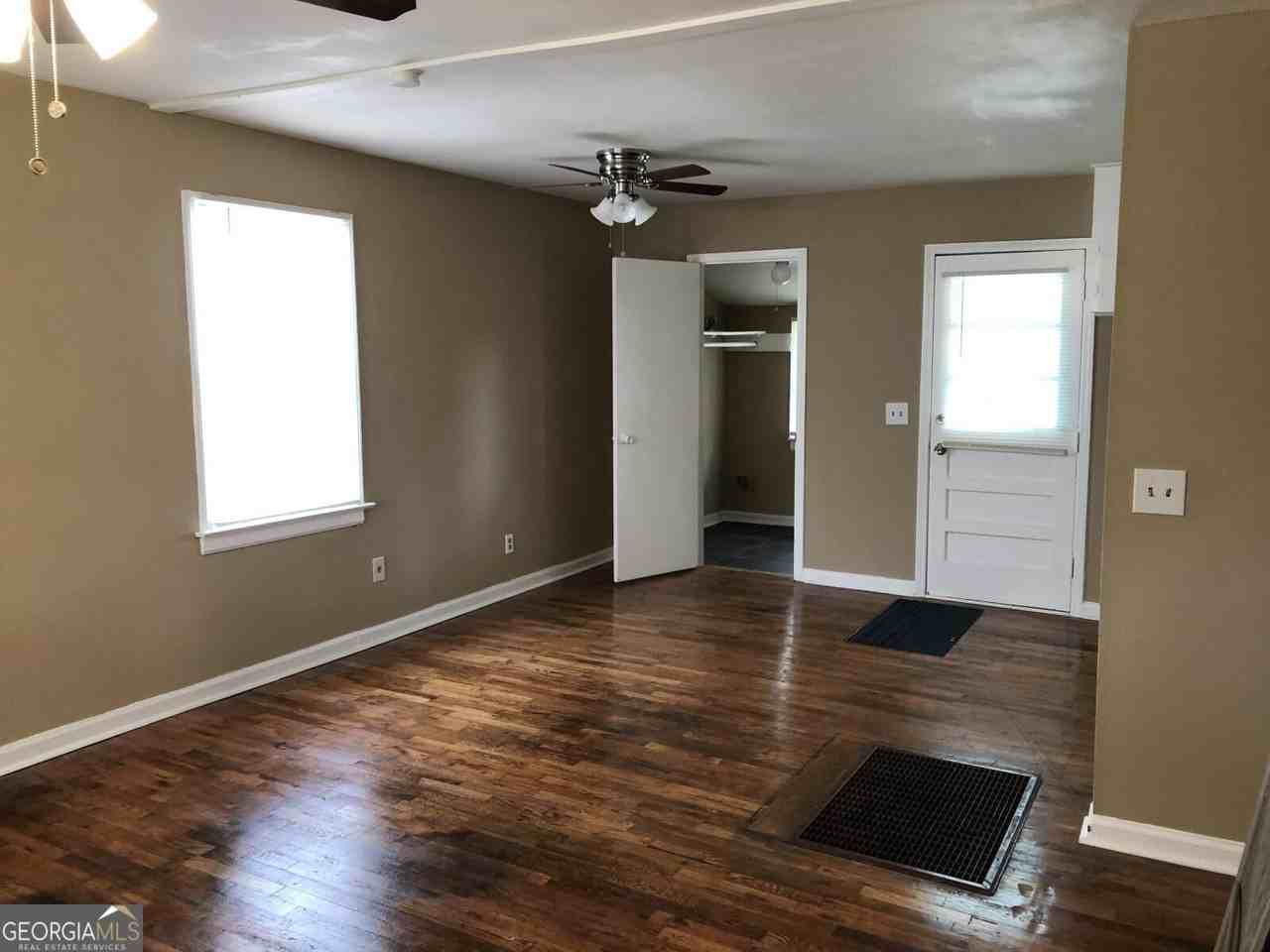 513 Wilson Ave Sw - Photo 2 of 9