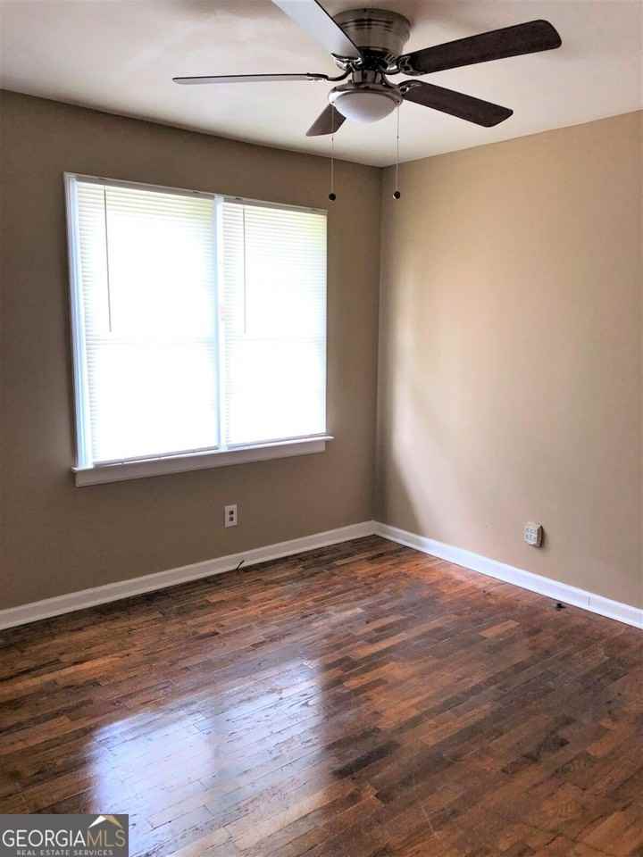 513 Wilson Ave Sw - Photo 3 of 9