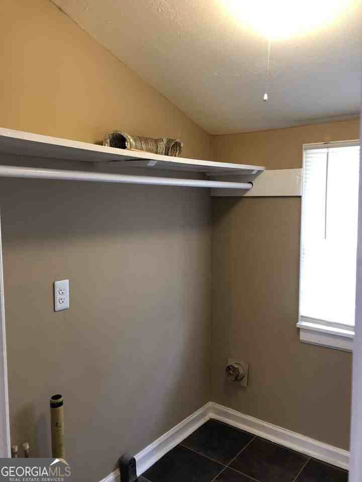 513 Wilson Ave Sw - Photo 4 of 9