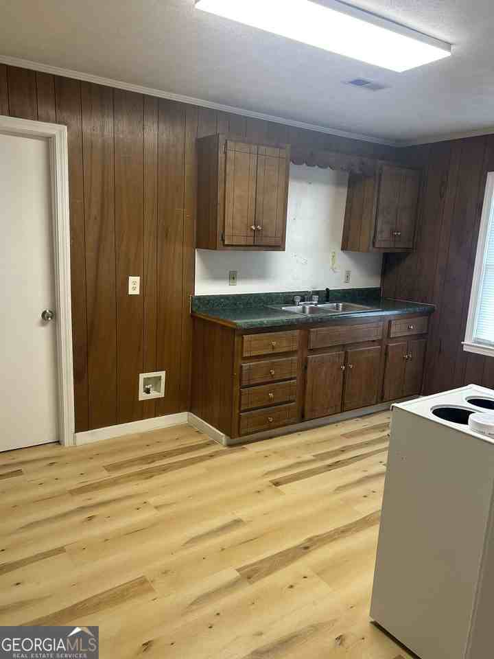 1407 Flannery St Sw - Photo 3 of 6