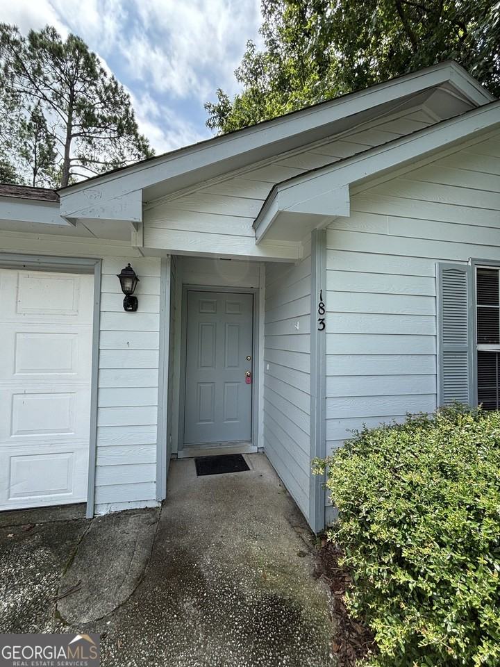 183 Talbot Ct - Photo 7 of 38