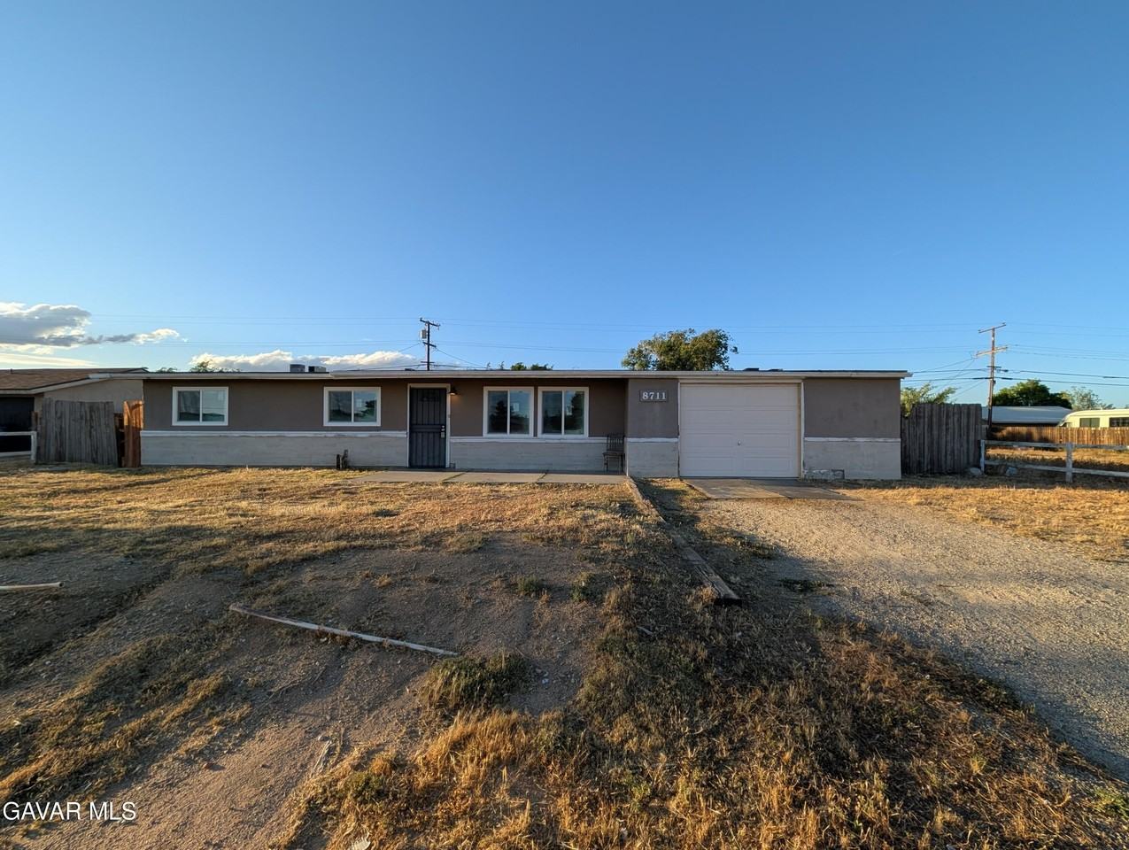 8711 Aspen Ave - Photo 2 of 38