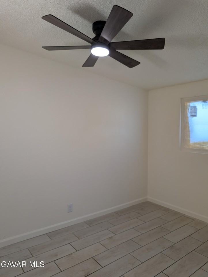 8711 Aspen Ave - Photo 7 of 38
