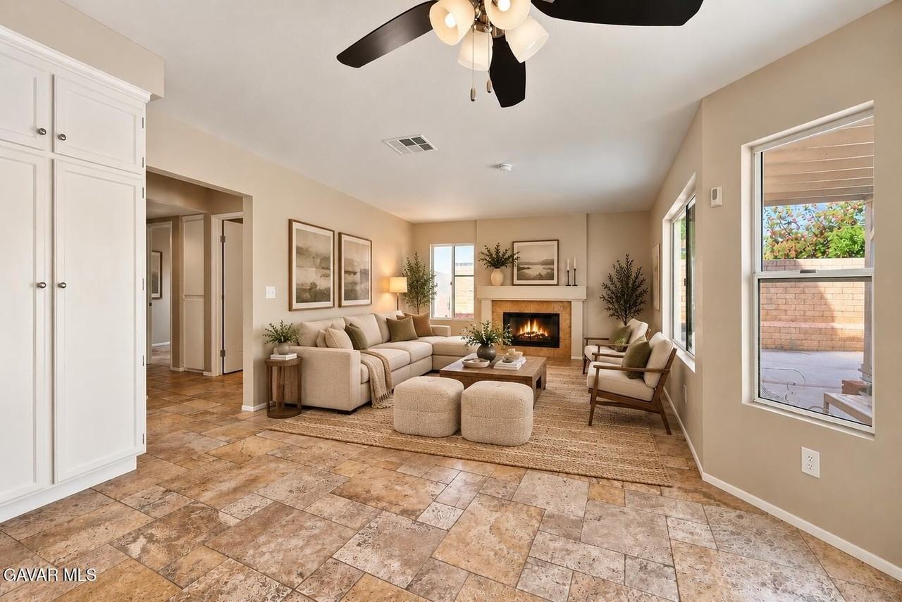 3121 Crowne Dr - Photo 3 of 50