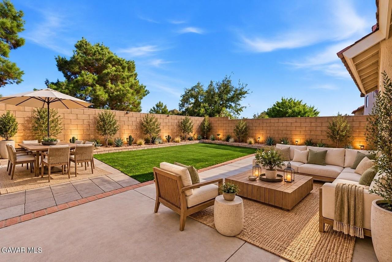 3121 Crowne Dr - Photo 4 of 50