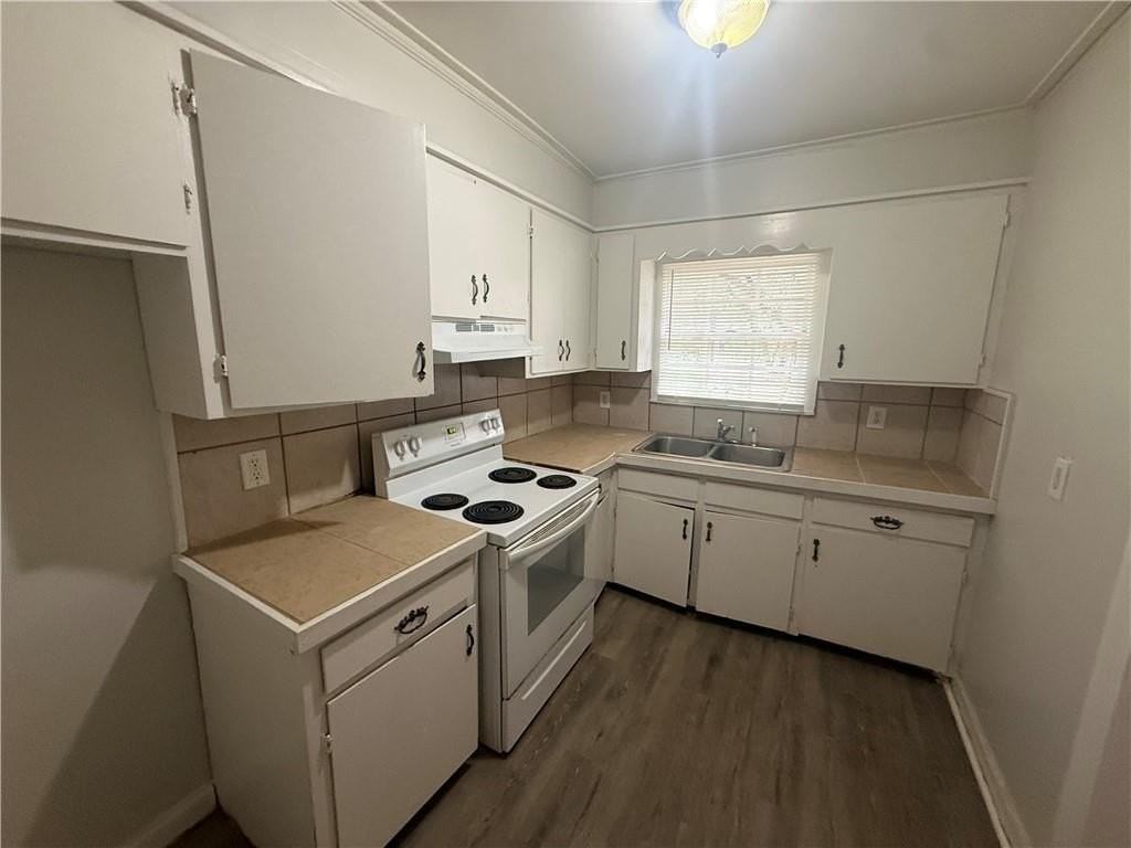 3071 Fendley Ave - Photo 6 of 15