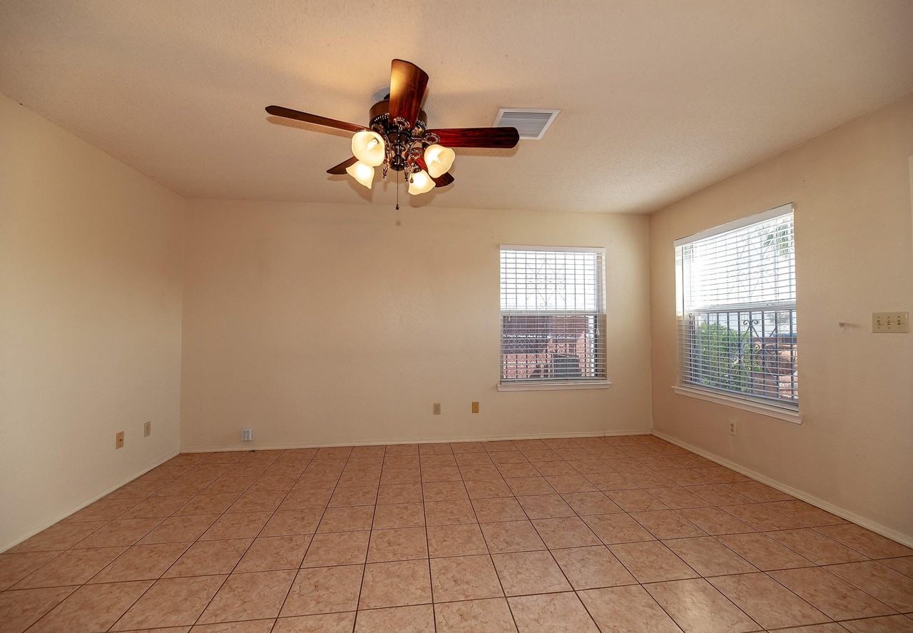 3413 Mcconnell Ave - Photo 5 of 27