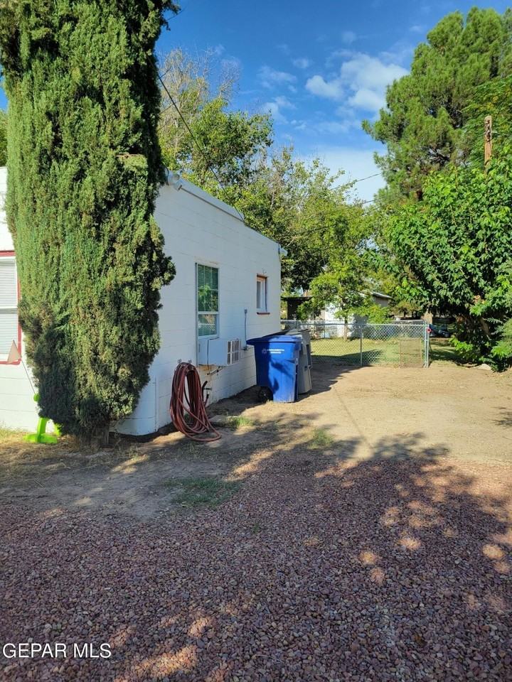 537 Eastland St - Photo 6 of 50