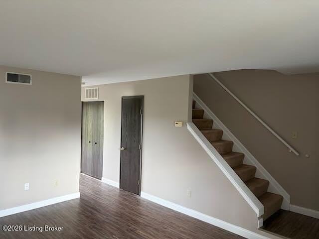1311 Heritage Ct - Photo 4 of 17