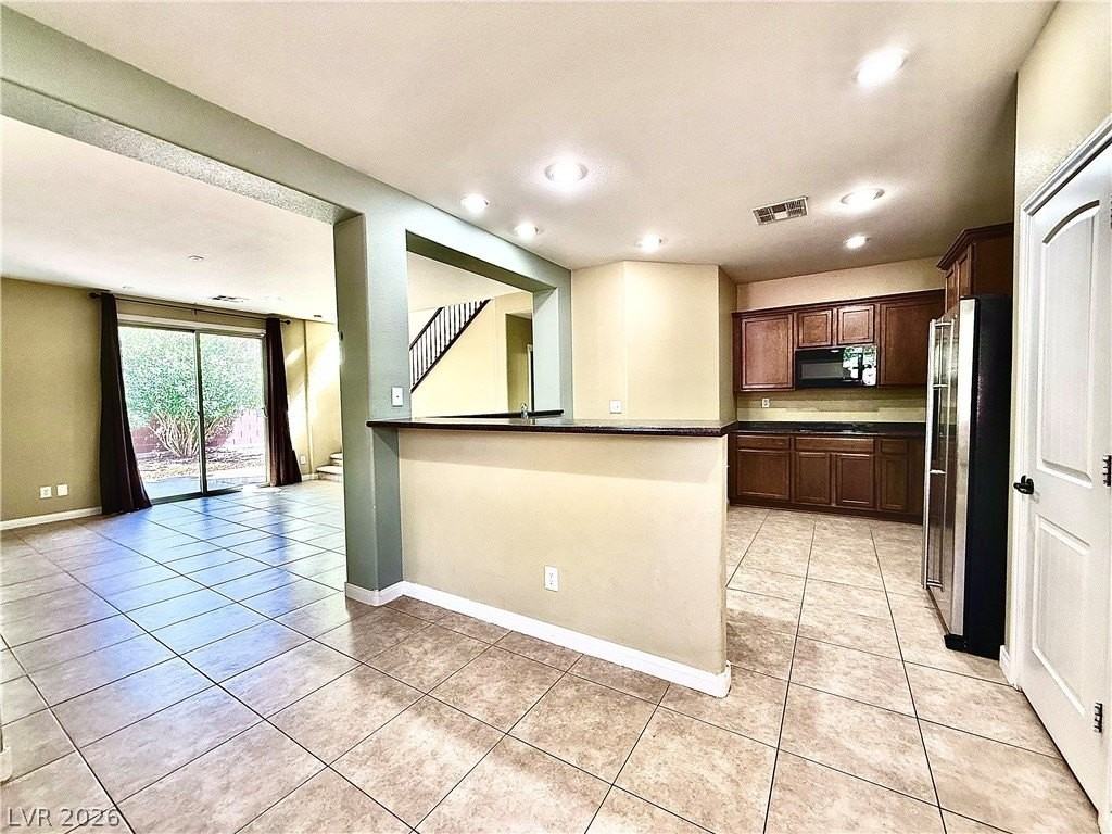 5580 Spiceberry Dr - Photo 6 of 23