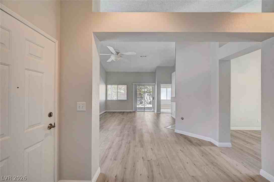386 El Pico Dr - Photo 4 of 36