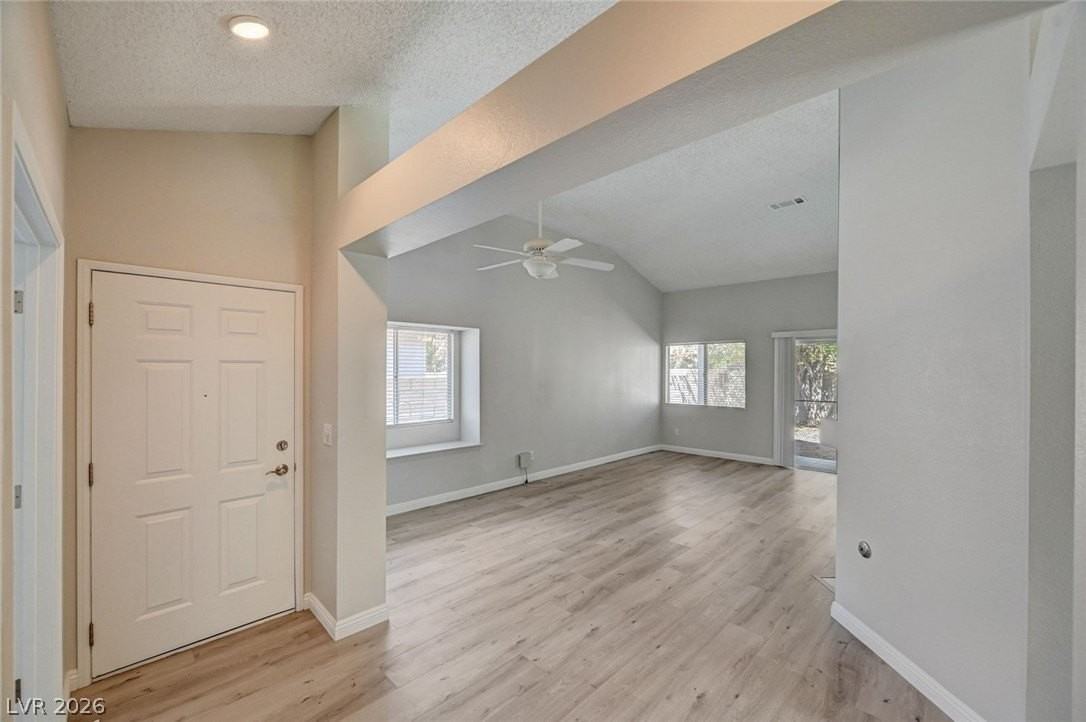 386 El Pico Dr - Photo 5 of 36
