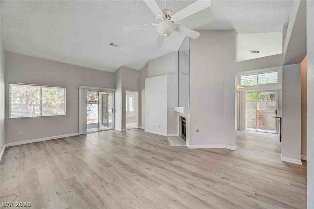 386 El Pico Dr - Photo 7 of 36