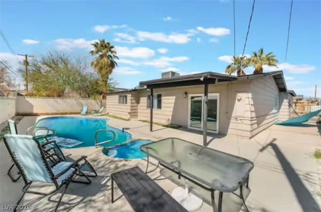 3101 Kings Way - Photo 3 of 24