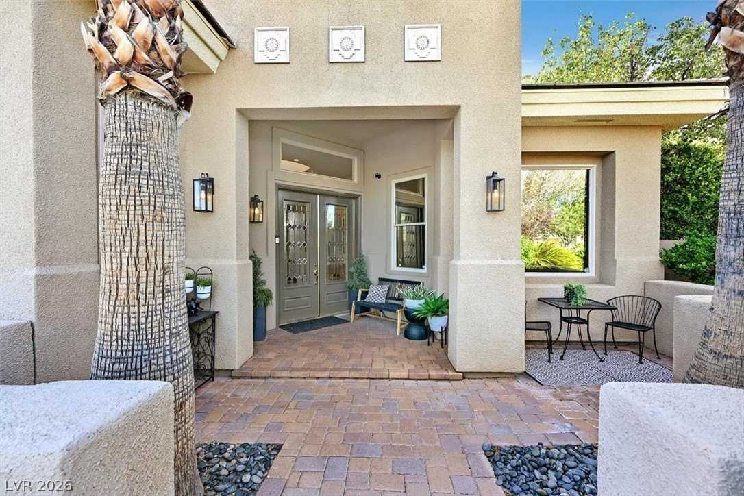 113 Tesoro Dr - Photo 2 of 49