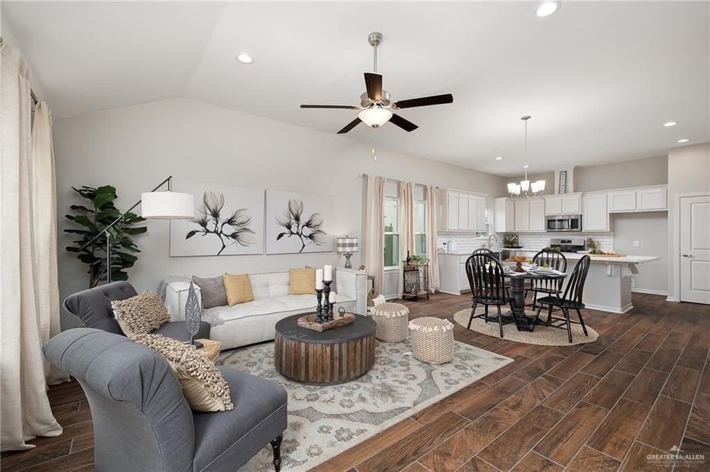 2110 N Sonador Dr - Photo 4 of 14