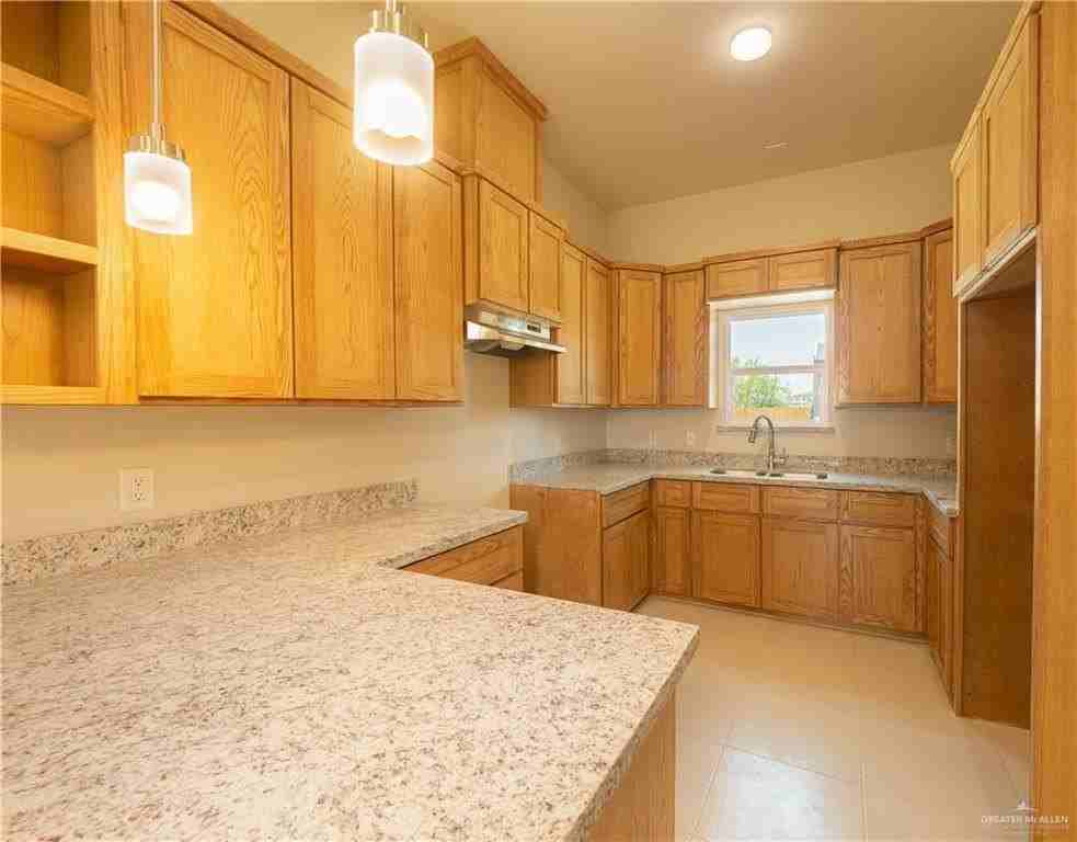 1513 Salvia Dr - Photo 4 of 10