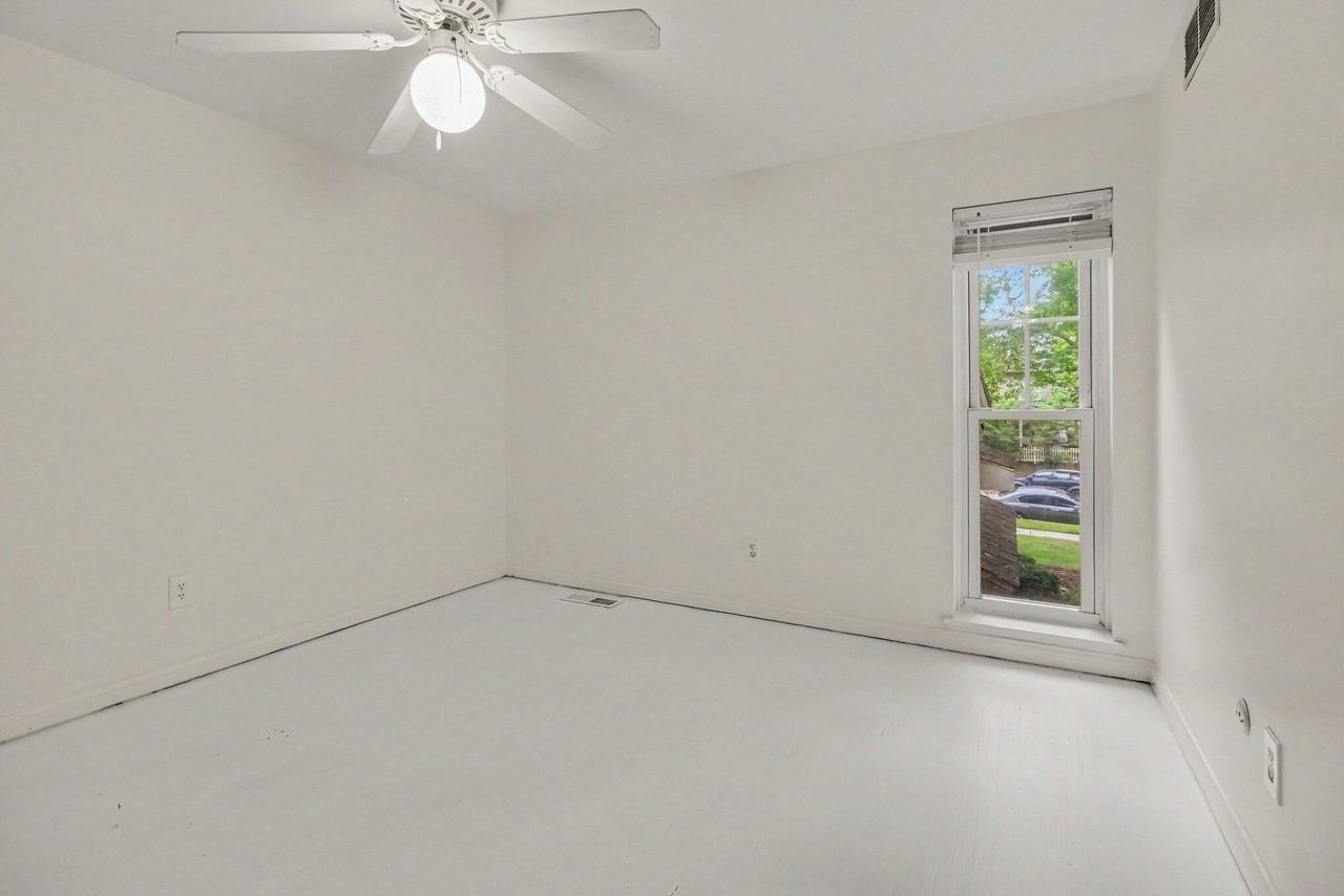541 Long Shore Dr #B - Photo 7 of 31